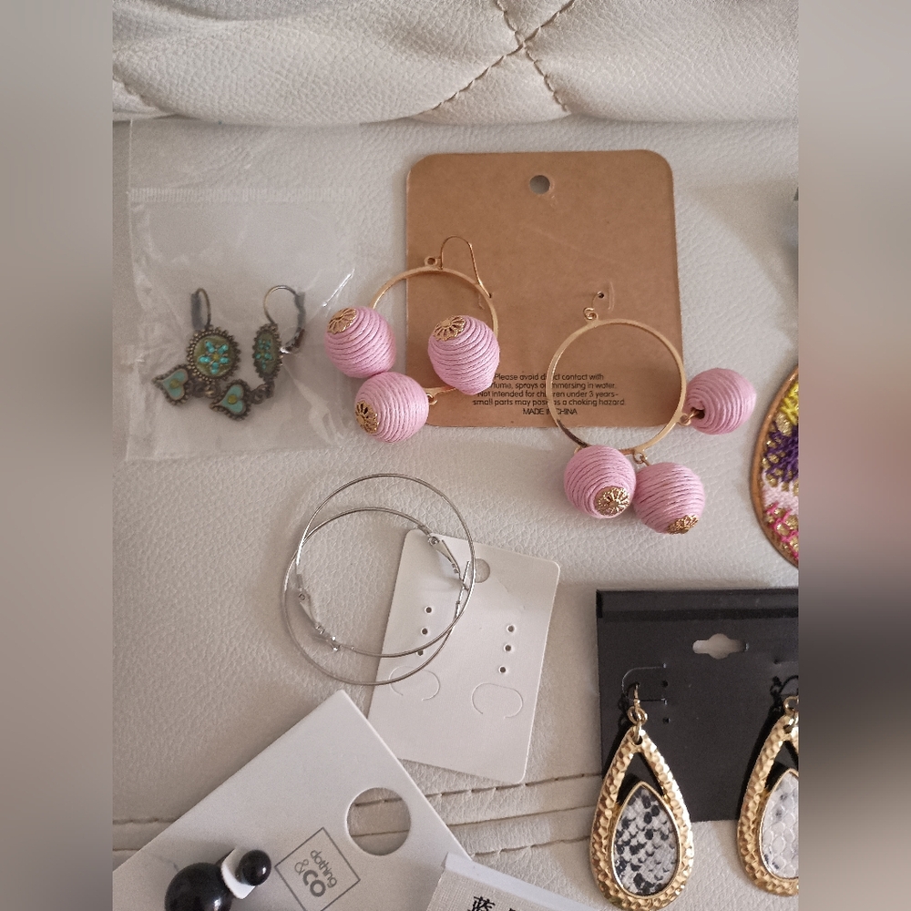 New Earings Bundle - Picture 11 of 16